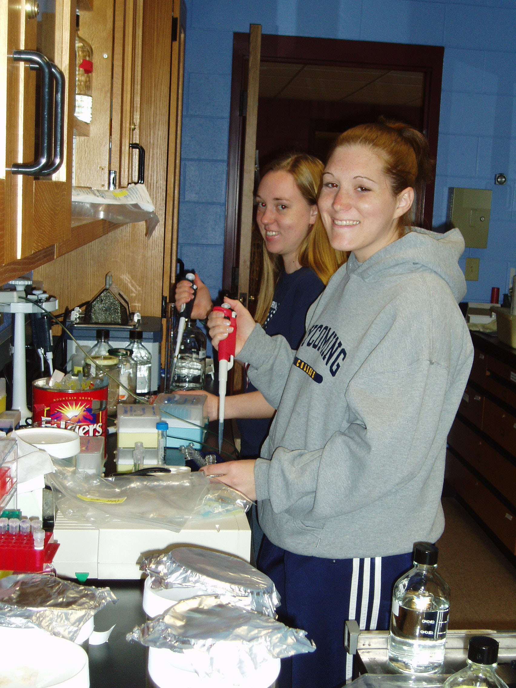 Description: Description: Description: Images/MaryAshleyPipetting.jpg